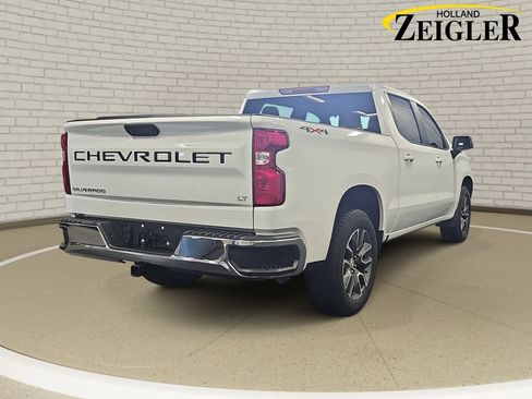 Used 2024 Chevrolet Silverado 1500 LT AWD/4WD image 5
