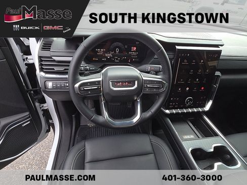 Used 2025 GMC Acadia Elevation w/ Elevation Premium Package AWD/4WD image 12