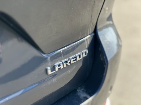 Used 2024 Jeep Grand Cherokee Laredo image 28