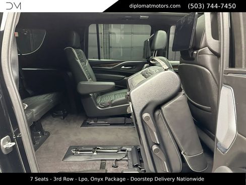 Used 2023 Cadillac Escalade ESV Sport Platinum w/ LPO, ONYX Package AWD/4WD image 22