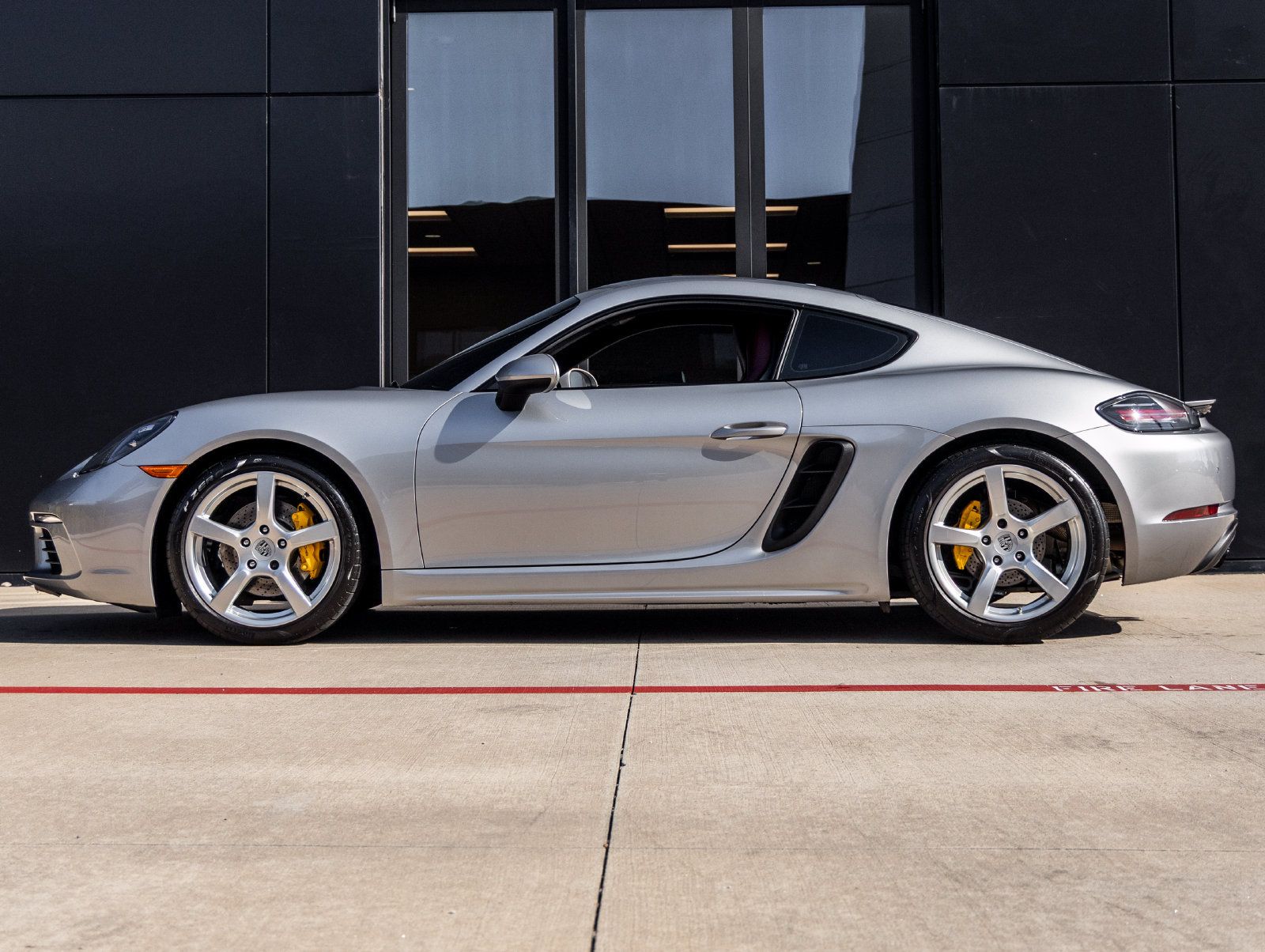 Certified 2019 Porsche 718 Cayman RWD image 2