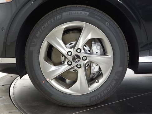 New 2026 Genesis GV70 2.5T Advanced AWD/4WD image 8