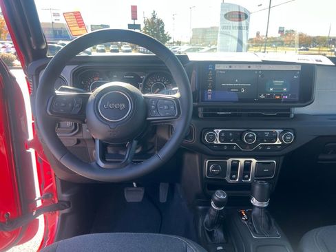 Used 2025 Jeep Wrangler Sport image 12