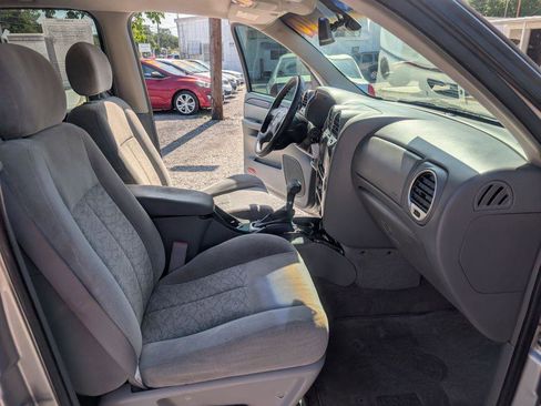 Used 2006 GMC Envoy SLE w/ Sle Preferred Equipment Group RWD image 13