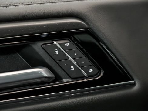 New 2026 GMC Yukon Denali w/ Denali Reserve Package AWD/4WD image 6