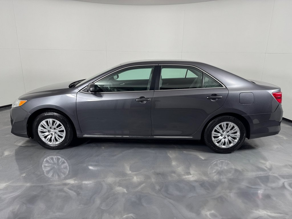 Used 2014 Toyota Camry LE FWD image 6