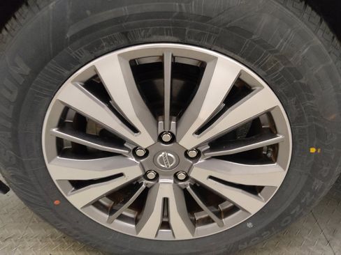 Used 2020 Nissan Pathfinder SV FWD image 31
