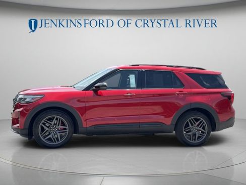 Used 2025 Ford Explorer ST AWD/4WD image 10