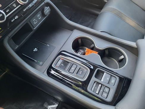 Certified 2024 Honda Pilot Touring image 19