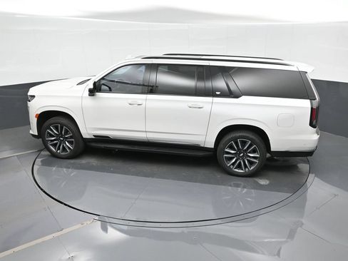 Used 2021 Cadillac Escalade ESV Sport RWD image 27