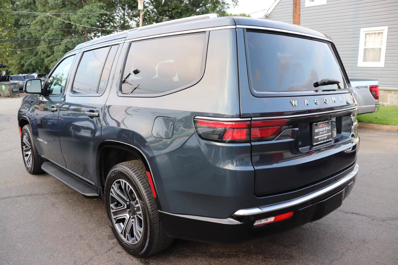 Used 2024 Jeep Wagoneer Series II AWD/4WD image 3