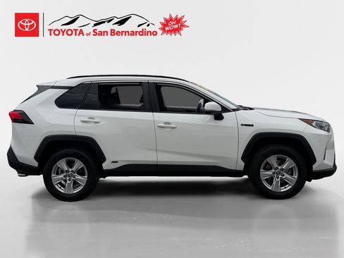 Certified 2021 Toyota RAV4 XLE w/ XLE Grade Weather Package AWD/4WD image 6