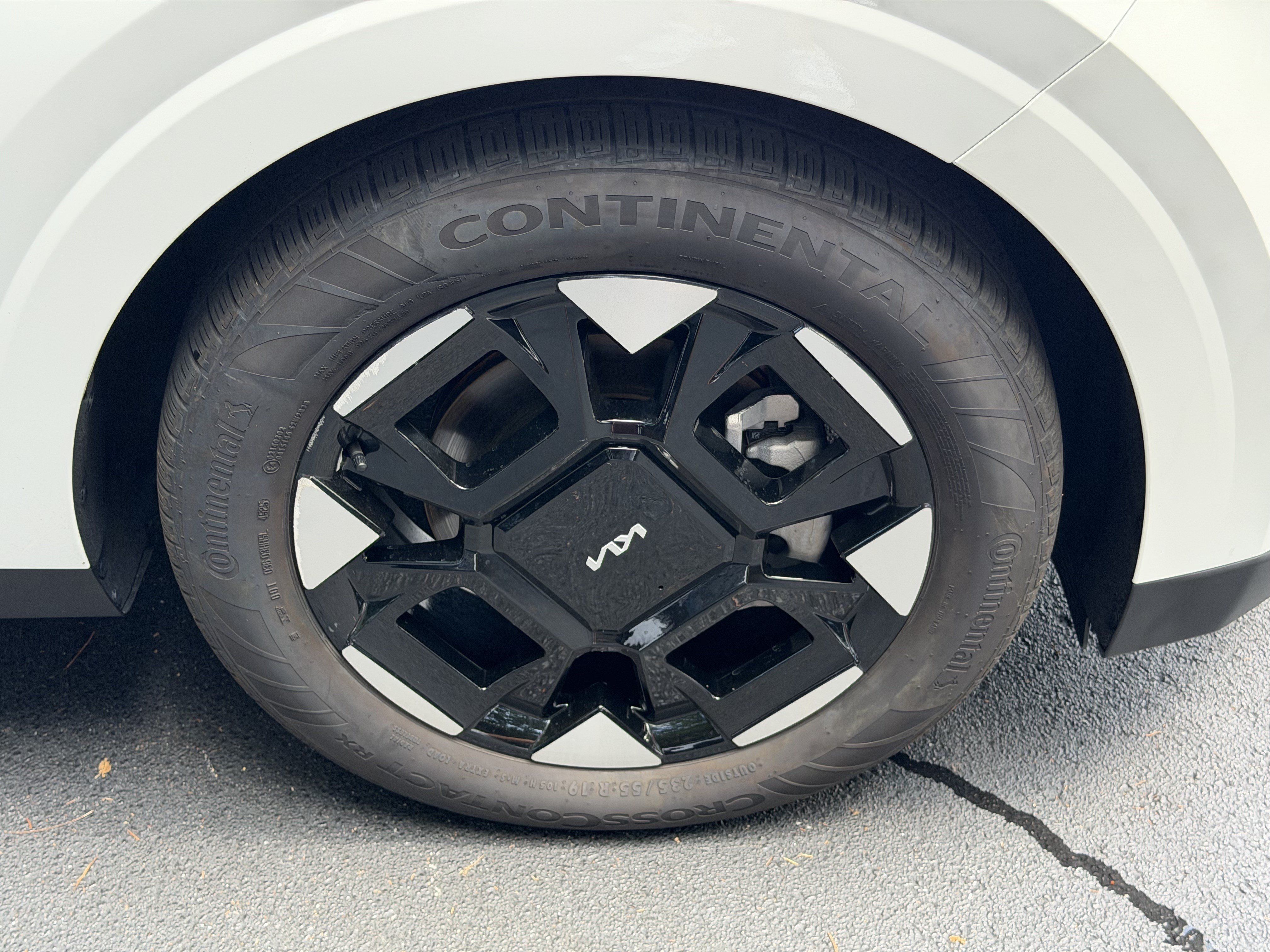 Certified 2026 Kia Carnival EX FWD image 12