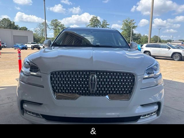 Used 2022 Lincoln Aviator Reserve w/ Equipment Group 201A AWD/4WD image 3