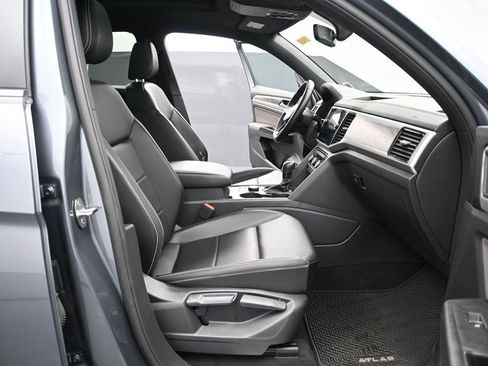 Used 2022 Volkswagen Atlas Cross Sport SE AWD/4WD image 18