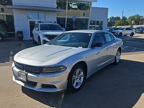 Used 2023 Dodge Charger SXT image 1
