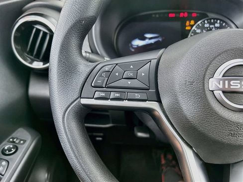 Used 2023 Nissan Kicks SV FWD image 11