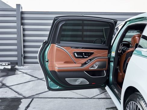 Used 2026 Mercedes-Benz Maybach S 680 4MATIC image 32