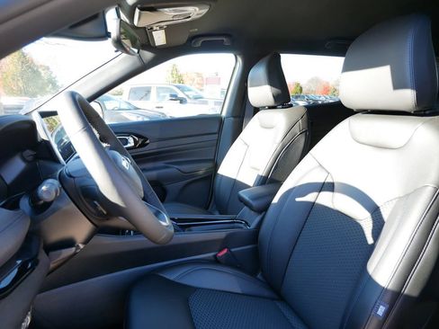 New 2026 Jeep Compass Latitude AWD/4WD image 31