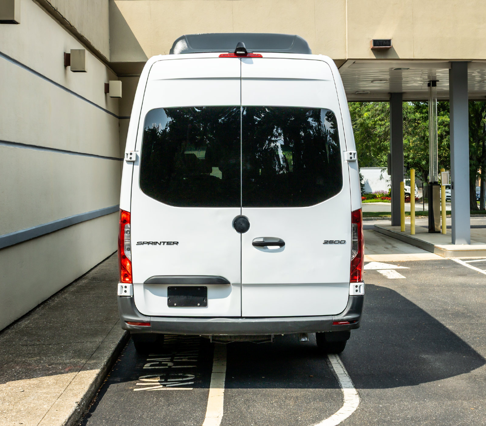 Used 2025 Mercedes-Benz Sprinter 2500 image 6