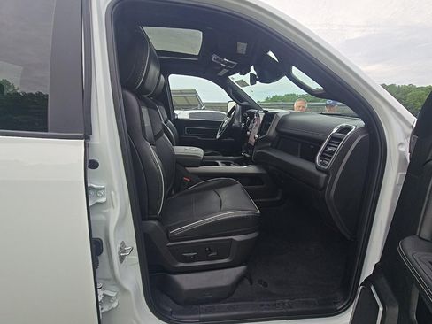 Used 2025 RAM 2500 Laramie AWD/4WD image 3