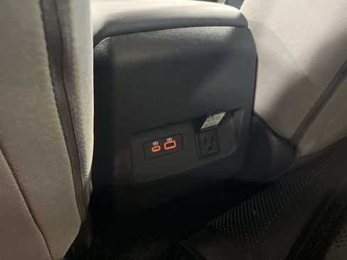 Used 2023 Nissan Frontier SV w/ SV Convenience Package AWD/4WD image 30