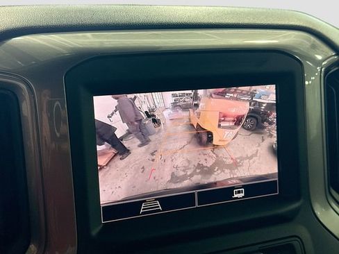 Used 2022 Chevrolet Silverado 1500 Custom image 14