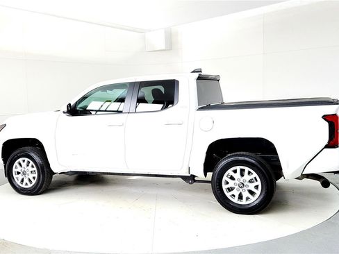 Certified 2025 Toyota Tacoma SR5 image 4