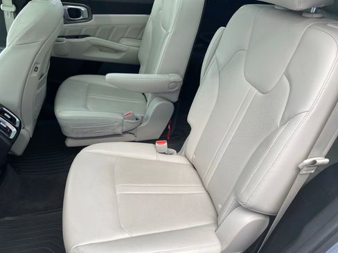 Used 2023 Kia Sorento SX AWD/4WD image 15