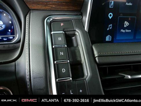 Used 2023 Chevrolet Tahoe High Country w/ Premium Package 2 AWD/4WD image 18