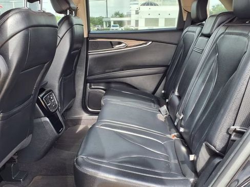 Certified 2022 Lincoln Nautilus FWD w/ Premium Package image 5