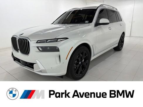 Used 2025 BMW X7 xDrive40i w/ Premium Package AWD/4WD image 1