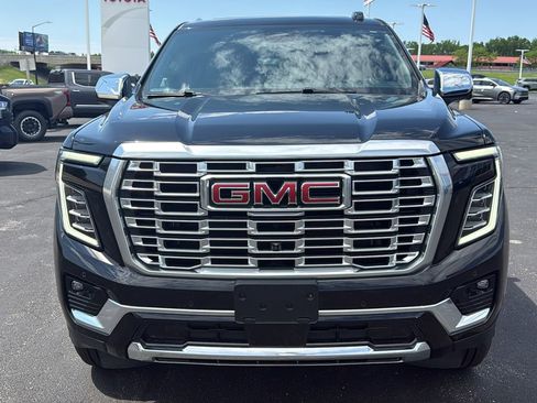 Used 2025 GMC Yukon Denali w/ Sun & Power Step Package AWD/4WD image 2