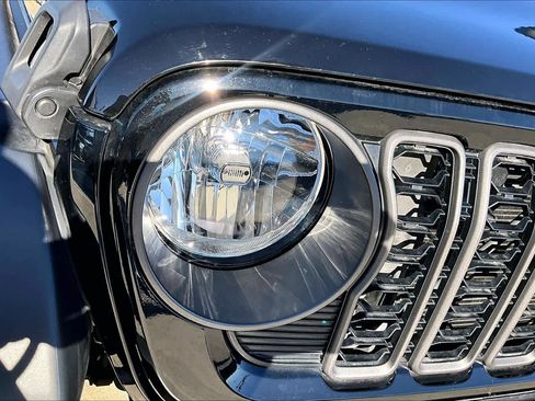 Used 2024 Jeep Gladiator Sport image 54