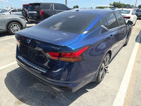 Used 2020 Nissan Altima 2.5 SR w/ Premium Package FWD image 6