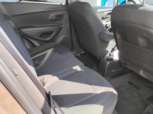 Used 2018 Chevrolet Trax LS FWD image 26
