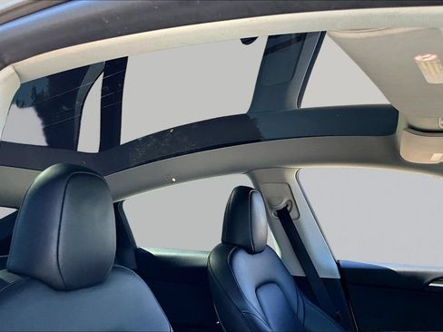 Used 2023 Tesla Model Y Long Range AWD/4WD image 27