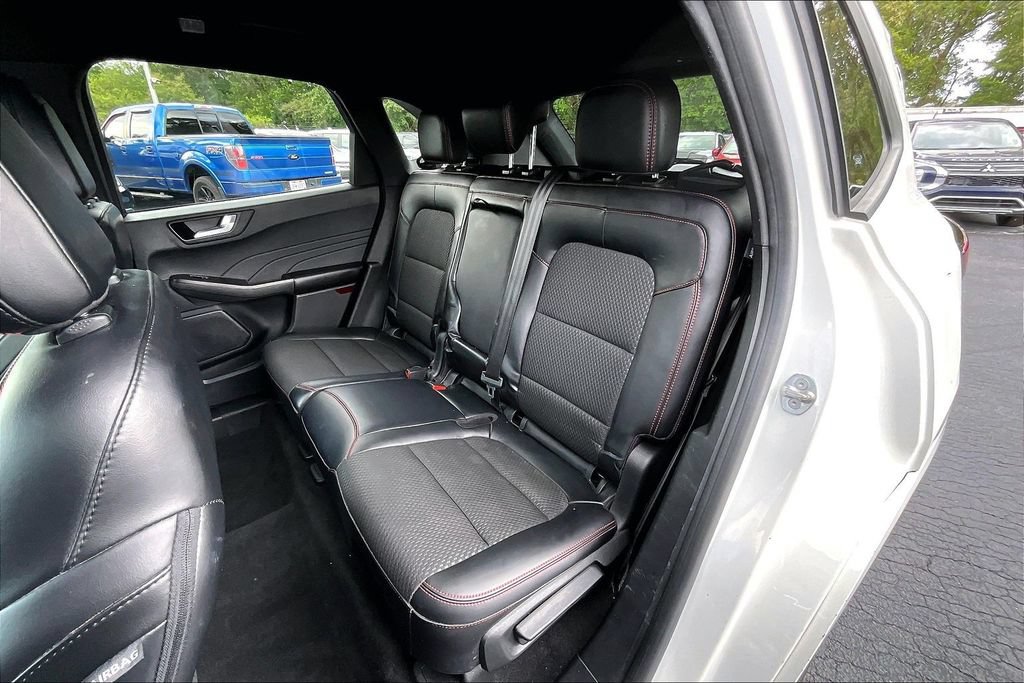Used 2023 Ford Escape ST-Line Select AWD/4WD image 17