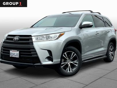 Used 2018 Toyota Highlander LE