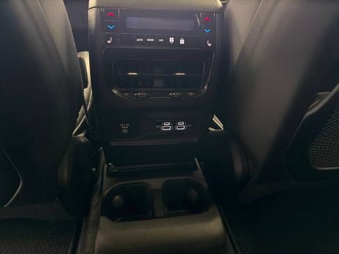 Used 2021 Jeep Grand Cherokee L Overland w/ Luxury Tech Group IV AWD/4WD image 23