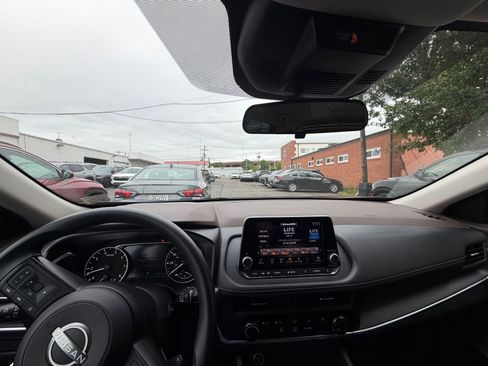 Used 2023 Nissan Rogue S FWD image 32