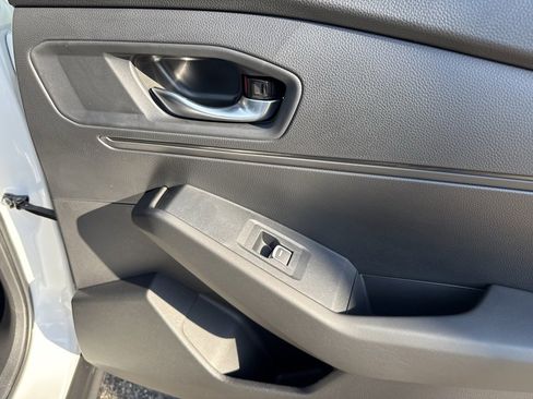 Used 2025 Honda Accord Sport image 39