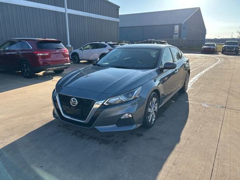 Used 2020 Nissan Altima 2.5 S FWD image 1