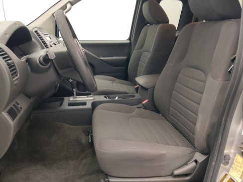 Used 2015 Nissan Frontier S RWD image 17