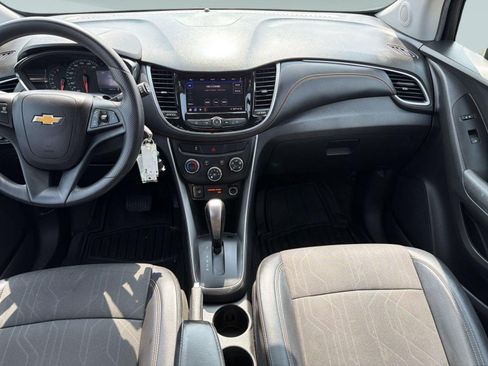 Used 2021 Chevrolet Trax LT FWD image 29