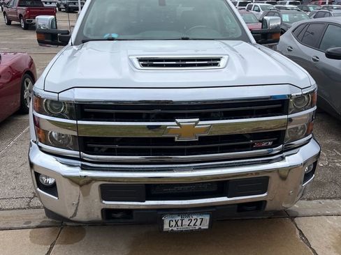 Used 2019 Chevrolet Silverado 2500 LTZ w/ Duramax Plus Package image 2