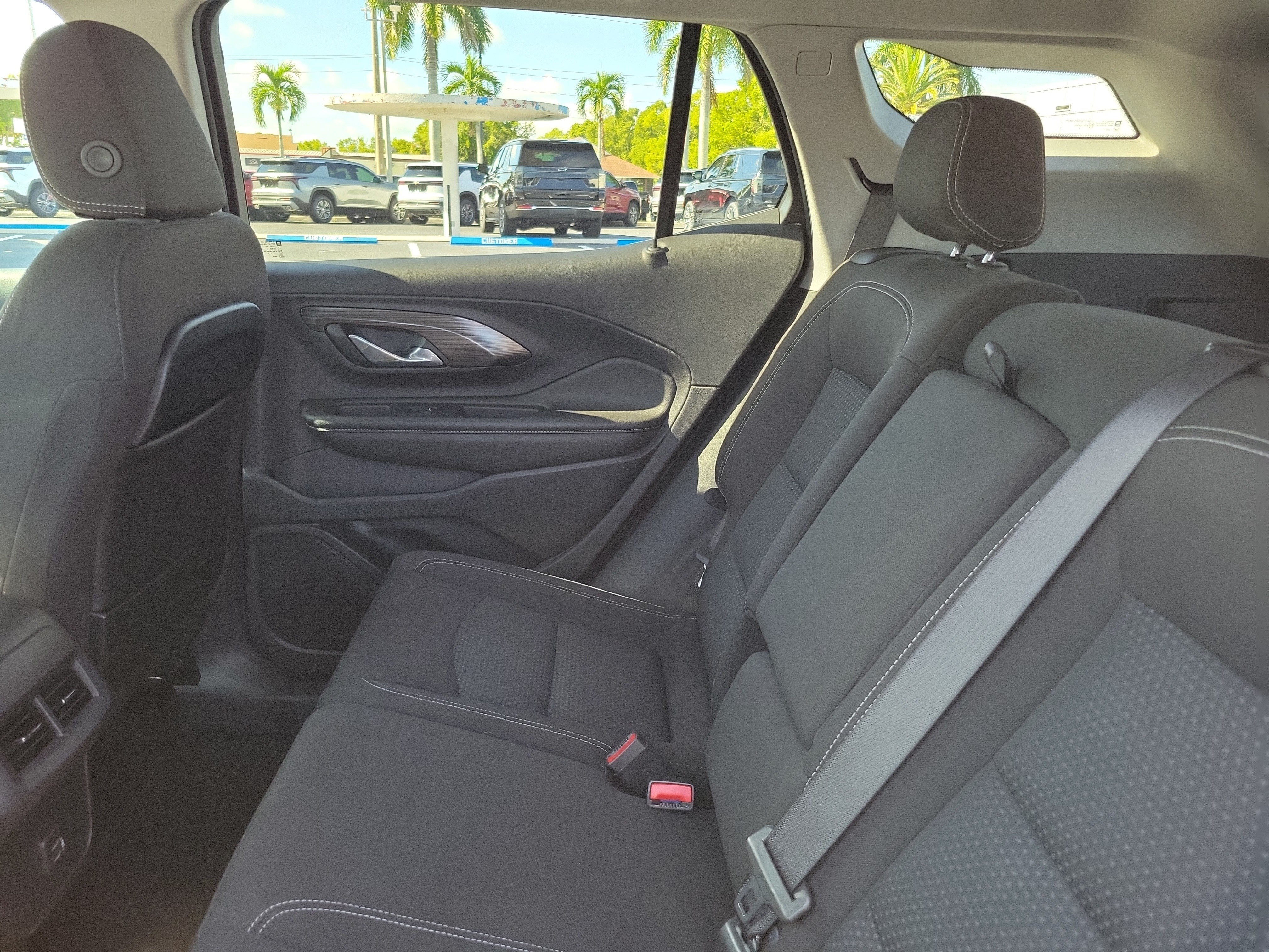 Used 2024 GMC Terrain SLE FWD image 10