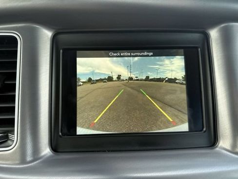 Used 2022 Dodge Charger SXT RWD image 17