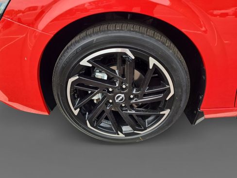 New 2026 Nissan Sentra SR FWD image 9