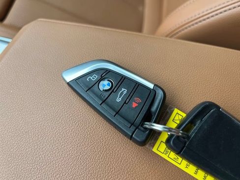 Used 2022 BMW 330i Sedan w/ Driving Assistance Package RWD image 14